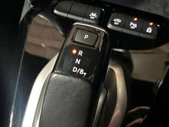 VAUXHALL CORSA 50Kwh Sri Premium Hatchback 5Dr Electric Auto (136 Ps)