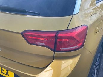 VOLKSWAGEN T-ROC 1.5 Tsi Evo Active Suv 5Dr Petrol Dsg Euro 6 (S/S) (150 Ps)