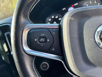 VOLVO XC40 Xc40 1.5 T3 [163] R Design 5Dr Geartronic Estate