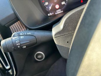 VOLVO XC40 Xc40 1.5 T3 [163] R Design 5Dr Geartronic Estate