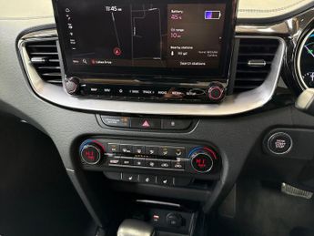 KIA XCEED Xceed 1.6 Gdi Phev 3 5Dr Dct Hatchback