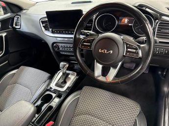 KIA XCEED Xceed 1.6 Gdi Phev 3 5Dr Dct Hatchback