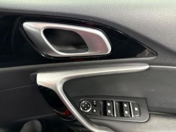 KIA XCEED Xceed 1.6 Gdi Phev 3 5Dr Dct Hatchback