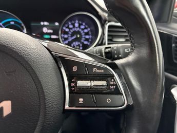 KIA XCEED Xceed 1.6 Gdi Phev 3 5Dr Dct Hatchback