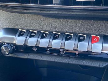 PEUGEOT 3008 1.2 Puretech Allure 5Dr Eat8