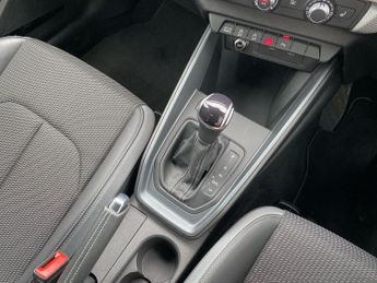 AUDI A1 1.5 Tfsi 35 Black Edition Sportback 5Dr Petrol S Tronic Euro 6 (