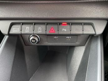 AUDI A1 1.5 Tfsi 35 Black Edition Sportback 5Dr Petrol S Tronic Euro 6 (