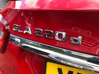 MERCEDES-BENZ GLA Gla 220D 4Matic Amg Line 5Dr Auto [Prem Plus]