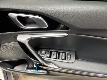 KIA XCEED 1.5T Gdi Isg 138 3 5Dr Dct