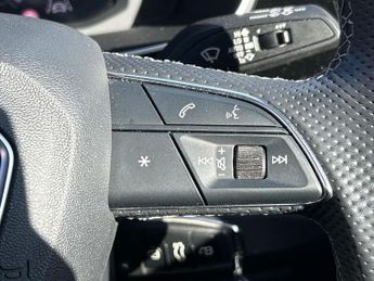 AUDI Q3 1.5 Tfsi Cod 35 S Line Suv 5Dr Petrol S Tronic Euro 6 (S/S) (150