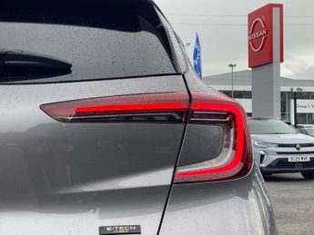 RENAULT CAPTUR 1.6 E-Tech Evolution Suv 5Dr Petrol Hybrid Auto Euro 6 (S/S) (14