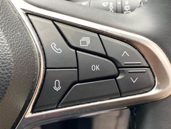 RENAULT CAPTUR 1.6 E-Tech Evolution Suv 5Dr Petrol Hybrid Auto Euro 6 (S/S) (14