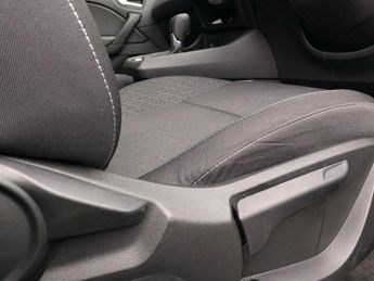 RENAULT CAPTUR 1.6 E-Tech Evolution Suv 5Dr Petrol Hybrid Auto Euro 6 (S/S) (14