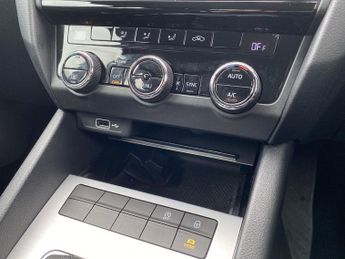 SKODA OCTAVIA 1.4 Tsi Se Hatchback 5Dr Petrol Dsg Euro 6 (S/S) (150 Ps)