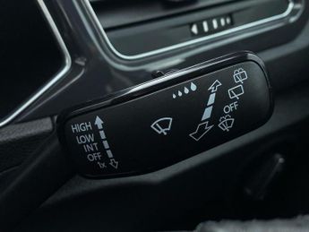 VOLKSWAGEN T-ROC 2.0 Tdi Sel Suv 5Dr Diesel Dsg Euro 6 (S/S) (150 Ps)