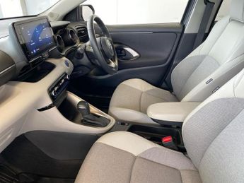 TOYOTA YARIS 1.5 Vvt-H Excel Hatchback 5Dr Petrol Hybrid E-Cvt Euro 6 (S/S) (