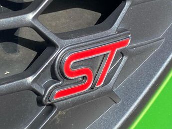 FORD FOCUS 2.3 Ecoboost St 5Dr Auto