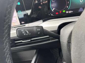 VOLKSWAGEN GOLF 1.5 Etsi 150 Life 5Dr Dsg