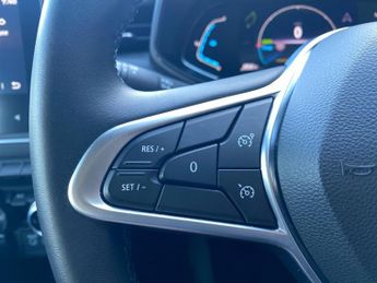 RENAULT CLIO 1.6 E-Tech Evolution Hatchback 5Dr Petrol Hybrid Auto Euro 6 (S/