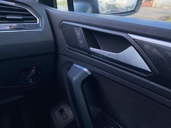 VOLKSWAGEN TIGUAN 2.0 Tdi Elegance Suv 5Dr Diesel Dsg Euro 6 (S/S) (150 Ps)