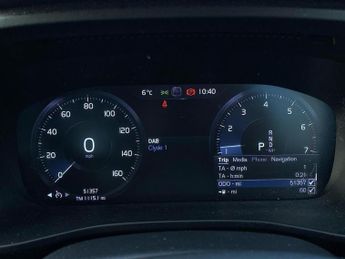 VOLVO XC40 2.0 B4 Mhev Momentum Suv 5Dr Petrol Hybrid Auto Awd Euro 6 (S/S)