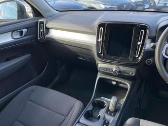 VOLVO XC40 2.0 B4 Mhev Momentum Suv 5Dr Petrol Hybrid Auto Awd Euro 6 (S/S)