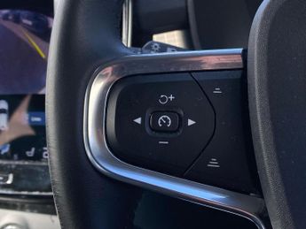 VOLVO XC40 2.0 B4 Mhev Momentum Suv 5Dr Petrol Hybrid Auto Awd Euro 6 (S/S)