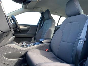 VOLVO XC40 2.0 B4 Mhev Momentum Suv 5Dr Petrol Hybrid Auto Awd Euro 6 (S/S)