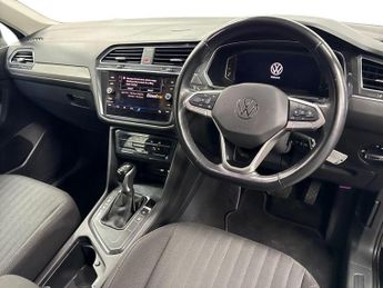 VOLKSWAGEN TIGUAN ALLSPACE 1.5 Tsi Life Suv 5Dr Petrol Dsg Euro 6 (S/S) (150 Ps)