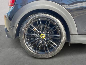 MINI HATCHBACK 135Kw Cooper S Level 3 33Kwh 3Dr Auto