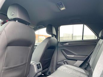 VOLKSWAGEN T-ROC 1.5 Tsi R-Line Suv 5Dr Petrol Dsg Euro 6 (S/S) (150 Ps)