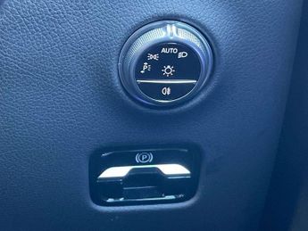 MERCEDES-BENZ GLC Glc 300 4Matic Amg Line 5Dr 9G-Tronic