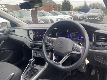 VOLKSWAGEN POLO 1.0 Tsi Life 5Dr Dsg