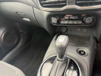 NISSAN JUKE 1.0 Dig-T N-Connecta 5Dr Dct