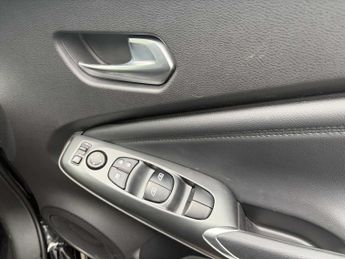 NISSAN JUKE 1.0 Dig-T N-Connecta 5Dr Dct