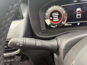 NISSAN JUKE 1.0 Dig-T N-Connecta 5Dr Dct