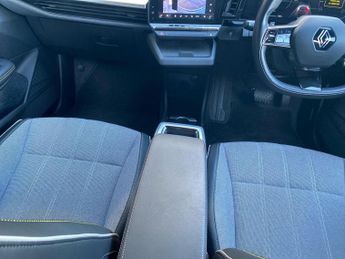 RENAULT MEGANE E-TECH 60Kwh Iconic Hatchback 5Dr Electric Auto (Optimum Charge) (220 P