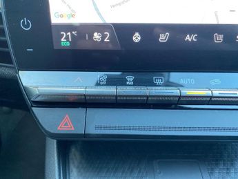 RENAULT MEGANE E-TECH 60Kwh Iconic Hatchback 5Dr Electric Auto (Optimum Charge) (220 P