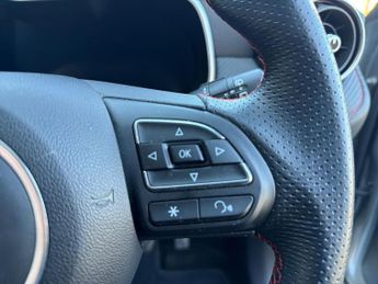 MG MOTOR UK ZS 72.6Kwh Trophy Connect Long Range Suv 5Dr Electric Auto (156 Ps)