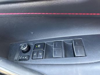 TOYOTA COROLLA 1.8 Vvt-H Gpf Excel Hatchback 5Dr Petrol Hybrid Cvt Euro 6 (S/S)