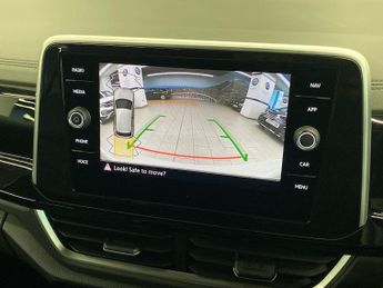 VOLKSWAGEN T-Roc 1.5 Tsi R-Line 5Dr Dsg