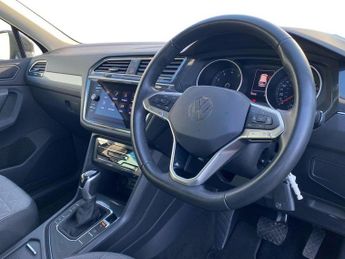 VOLKSWAGEN TIGUAN 1.5 Tsi Life Suv 5Dr Petrol Dsg Euro 6 (S/S) (150 Ps)