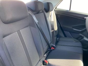 VOLKSWAGEN T-ROC 1.5 Tsi Life Suv 5Dr Petrol Dsg Euro 6 (S/S) (150 Ps)