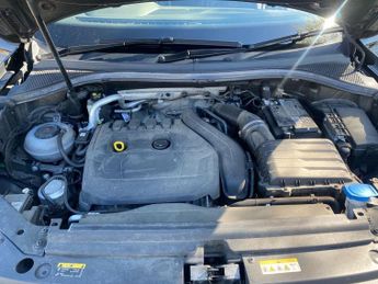 VOLKSWAGEN TIGUAN 1.5 Tsi R-Line Suv 5Dr Petrol Dsg Euro 6 (S/S) (150 Ps)