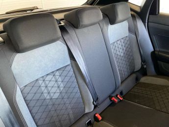 VOLKSWAGEN POLO 1.0 Tsi R-Line Hatchback 5Dr Petrol Dsg Euro 6 (S/S) (95 Ps)