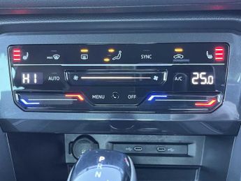 VOLKSWAGEN TIGUAN 2.0 Tdi 4Motion R-Line 5Dr Dsg