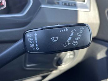 VOLKSWAGEN TIGUAN 2.0 Tdi 4Motion R-Line 5Dr Dsg