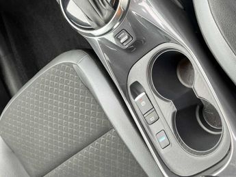 NISSAN JUKE 1.6 Hybrid N-Connecta 5Dr Auto