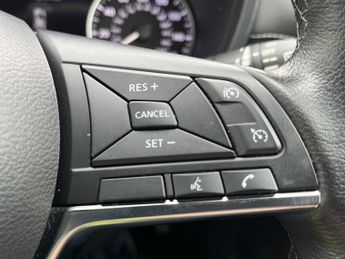 NISSAN JUKE 1.6 Hybrid N-Connecta 5Dr Auto