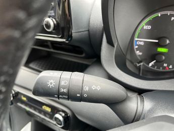 TOYOTA YARIS 1.5 Vvt-H Icon Hatchback 5Dr Petrol Hybrid E-Cvt Euro 6 (S/S) (1